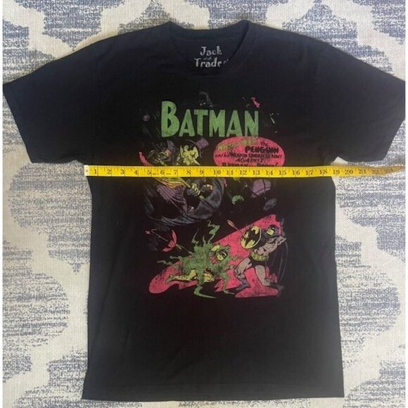 DC Comics Batman T-Shirt Men’s Medium Jack of All Trades Graphic Tee - Picture 4 of 5